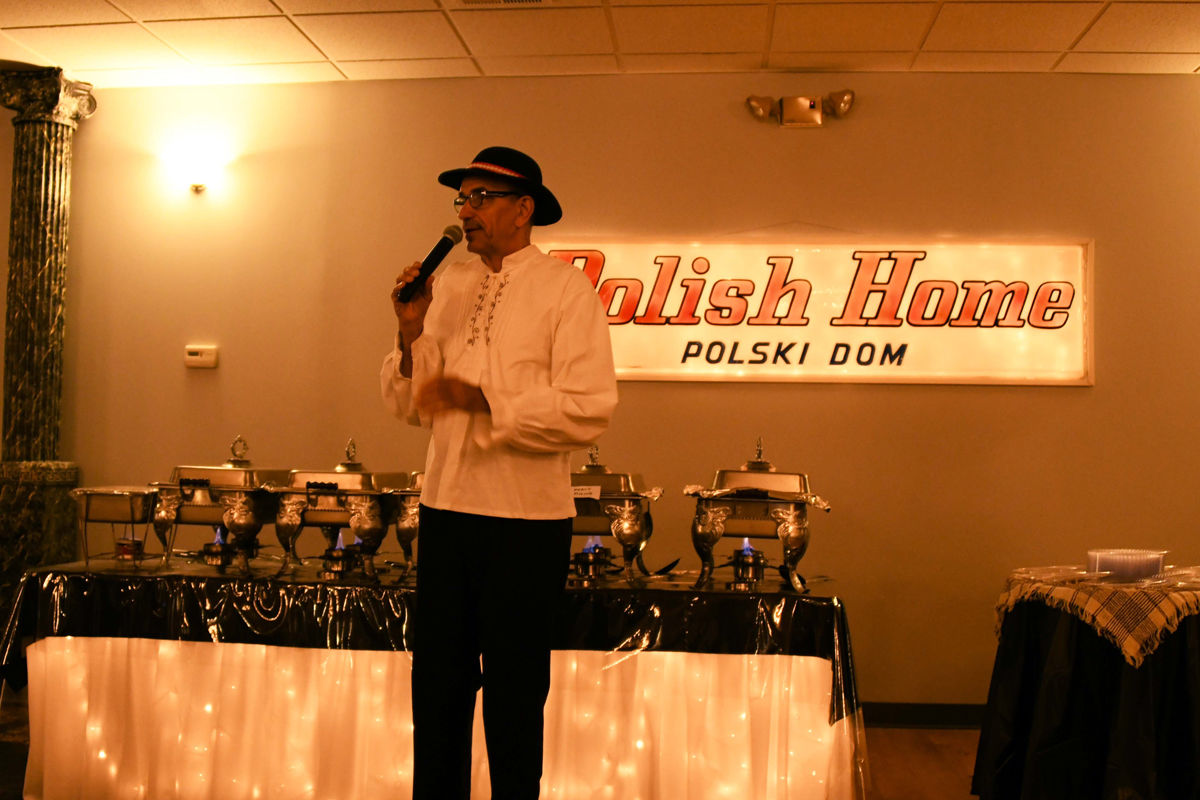 032 Tom Jodlowski welcomes the Fun Club to the Polish Home.JPG